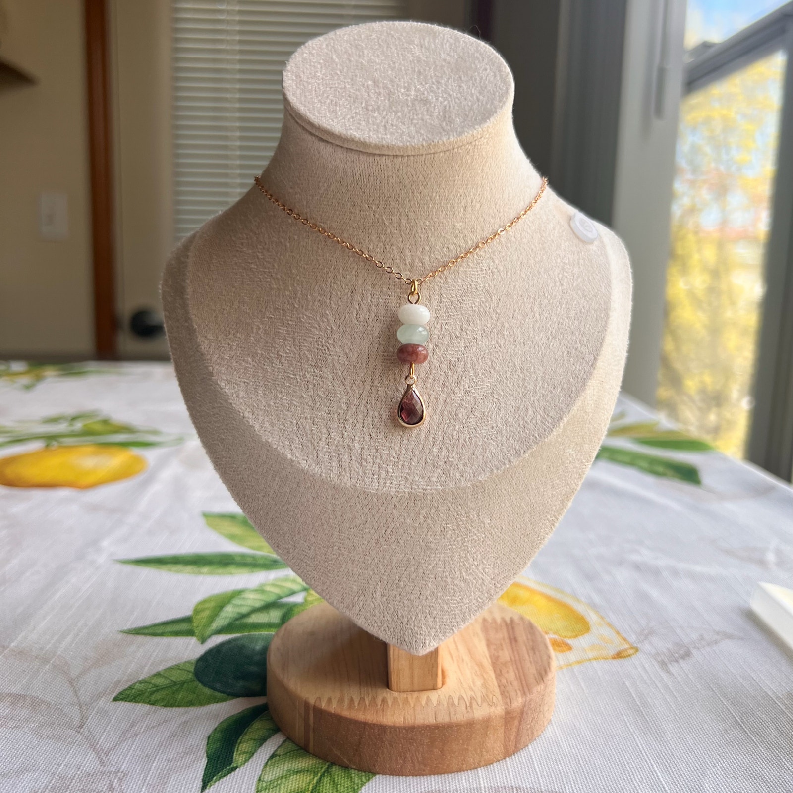 Garnet Aquamarine Floral Flower White Jade Crystal Glass Beaded Casual Necklace